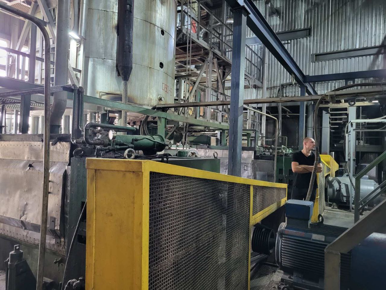 Two methods of producing vegetable oil