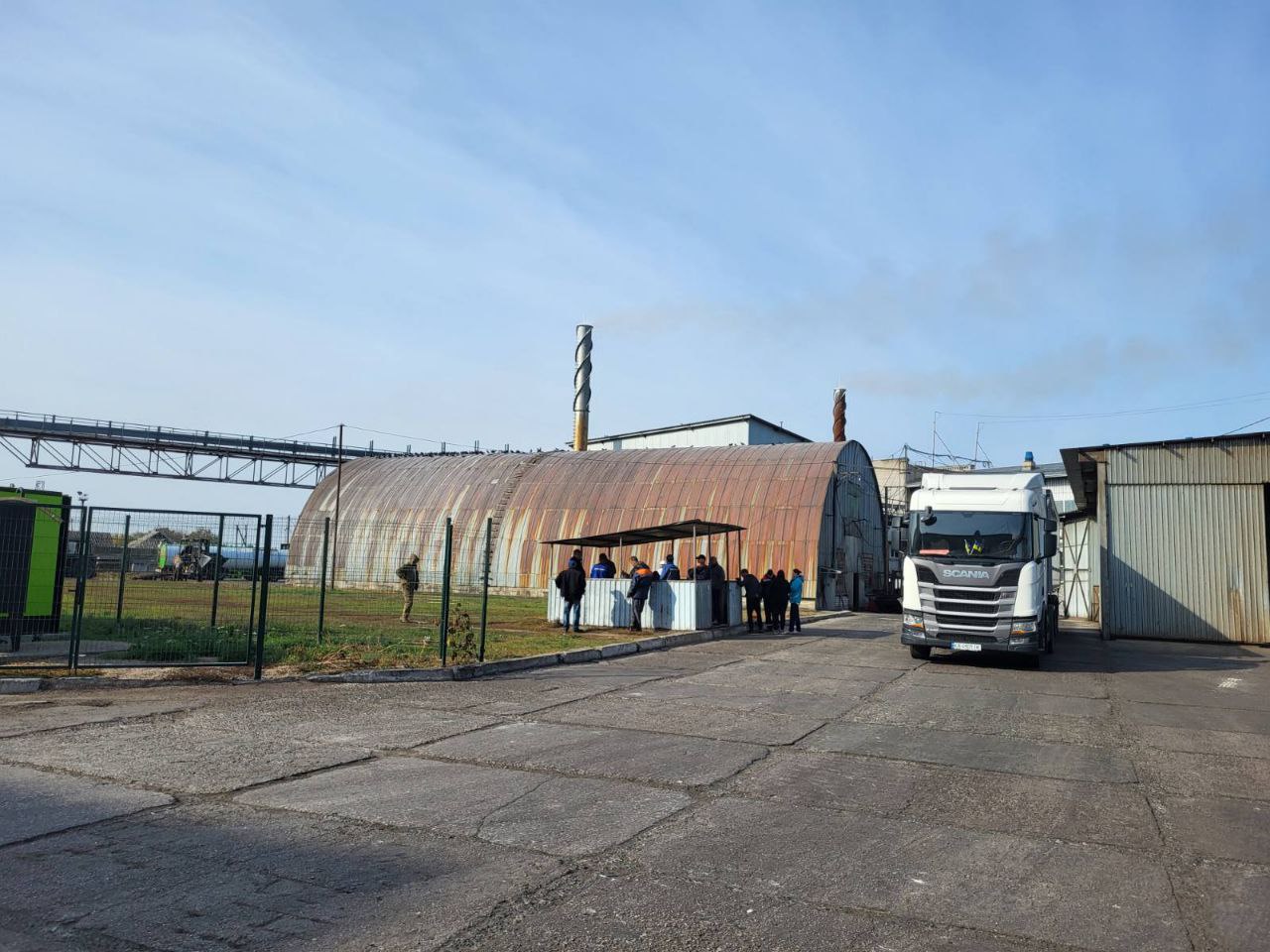 Two methods of producing vegetable oil